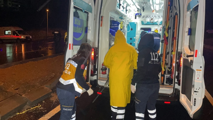 GÜNCELLEME - Adıyaman'da direğe çarpan otomobildeki 2 kişi öldü