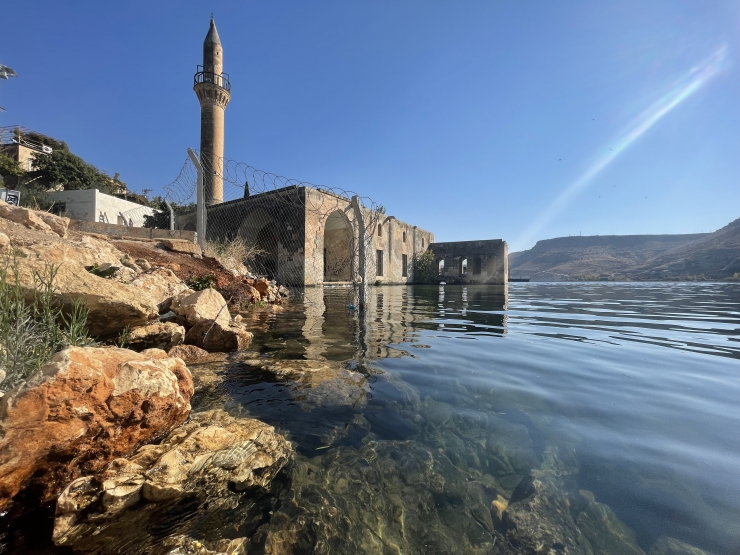 Halfeti'nin simgesi Ulu Cami su yüzeyinden yükseltilerek turizme kazandırılacak