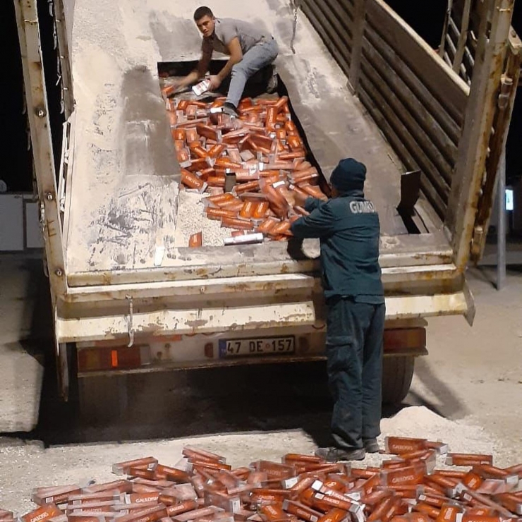 Şanlıurfa'da tırda gümrük kaçağı 2 bin 440 karton sigara bulundu
