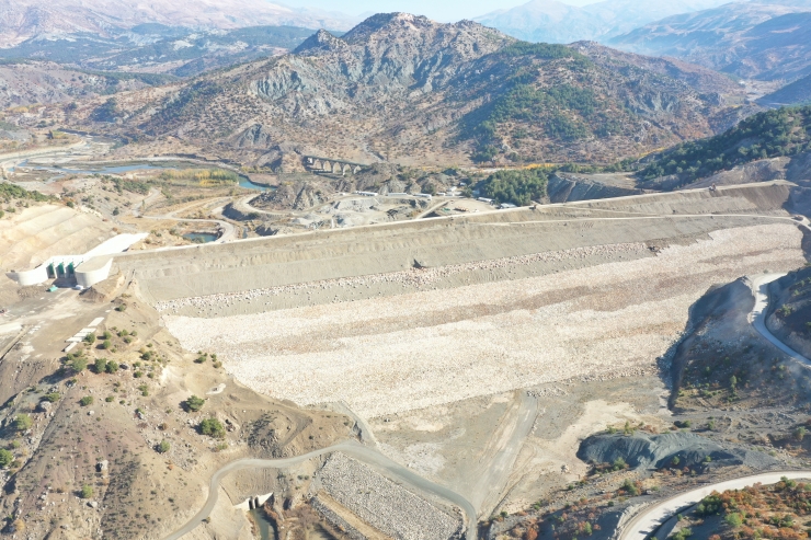 Adıyaman Çetintepe Barajı'nın gövde dolgusu tamamlandı