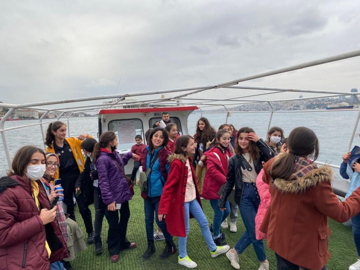 Cizre'de 40 öğrenci İstanbul ve Çanakkale gezisine katıldı