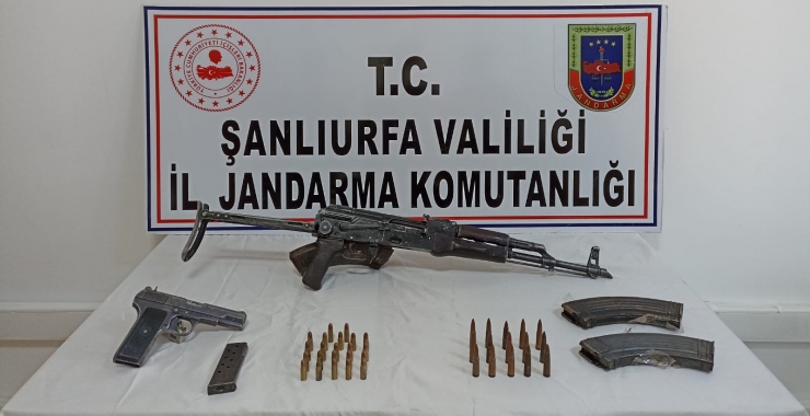Şanlıurfa'da 2 uzun namlulu silah ve 4 tabanca ele geçirildi