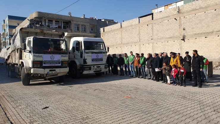 Şanlıurfa'dan Suriye'ye 2 tır insani yardım malzemesi gönderildi