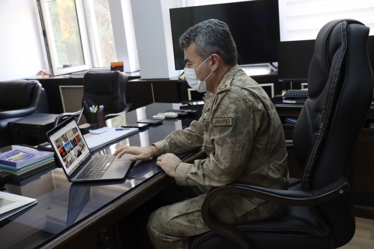 Adıyaman Jandarma Komutanı Yeşilyurt, AA'nın "Yılın Fotoğrafları" oylamasına katıldı