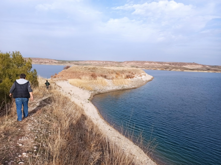 Adıyaman'da baraj suyunun çekilmesiyle 4 bin yıllık höyük ortaya çıktı