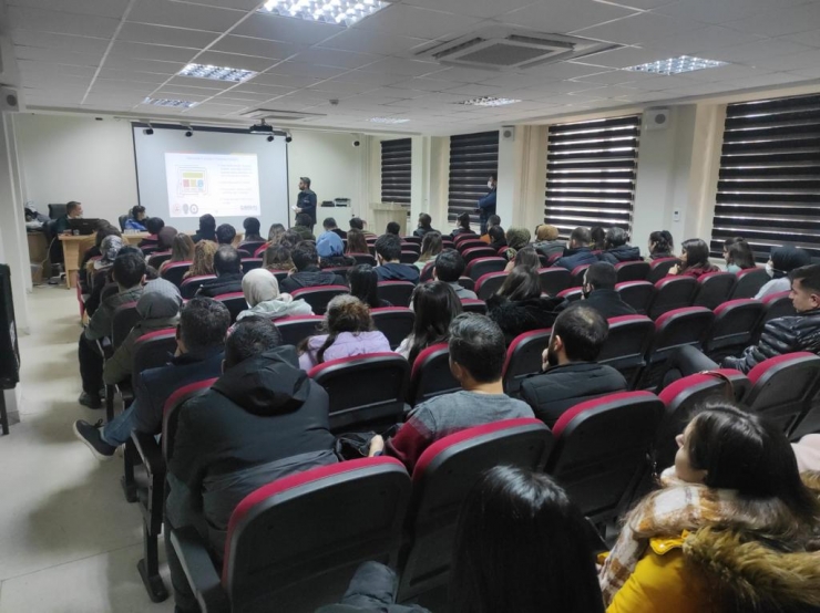 Cizre'de öğretmenlere yönelik seminer