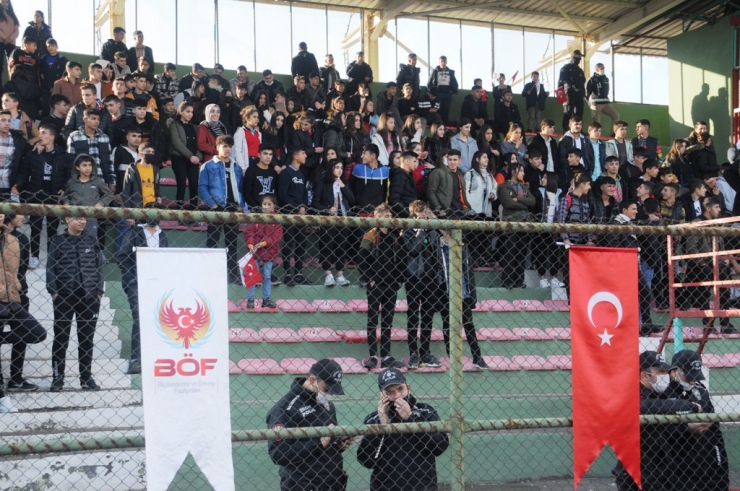 Cizre Emniyet Müdürlüğü, liseler arası futbol turnuvası düzenledi