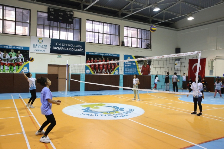 Şanlıurfa'da gençler spor kurslarında eğitim görüyor