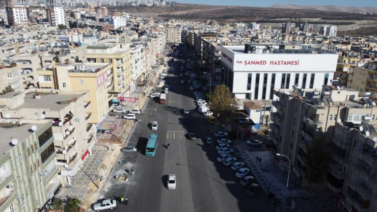 Şanlıurfa'da cadde yenileme çalışmaları sürüyor