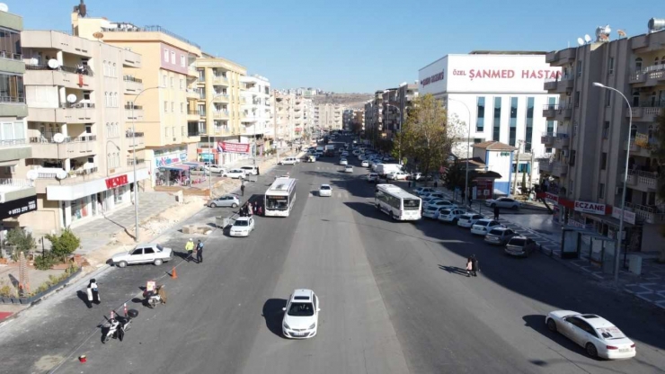 Şanlıurfa'da cadde yenileme çalışmaları sürüyor