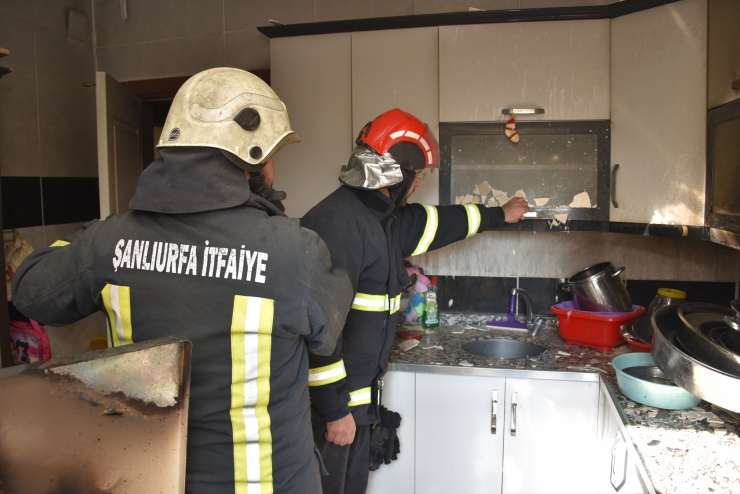 Şanlıurfa'da mutfak tüpü patladı, anne ile bebeği yaralandı