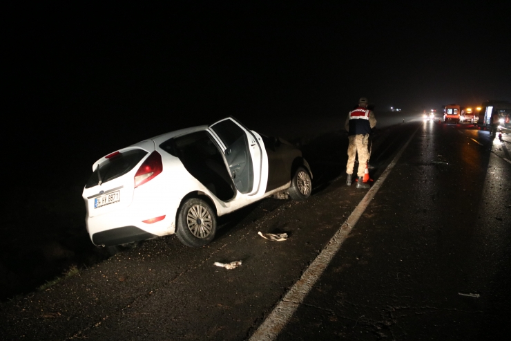 Şanlıurfa'da iki otomobilin çarpışması sonucu 1 kişi öldü, 4 kişi yaralandı