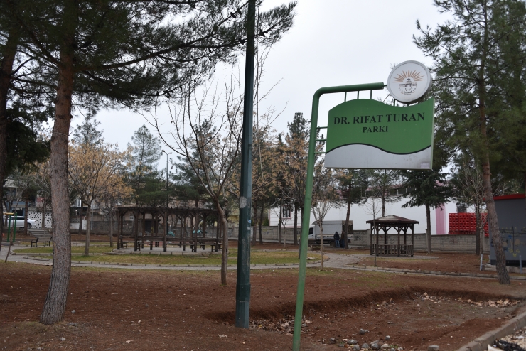 Şanlıurfa'da parklardaki bank demirlerini çalan 4 şüphelinden 3'ü tutuklandı