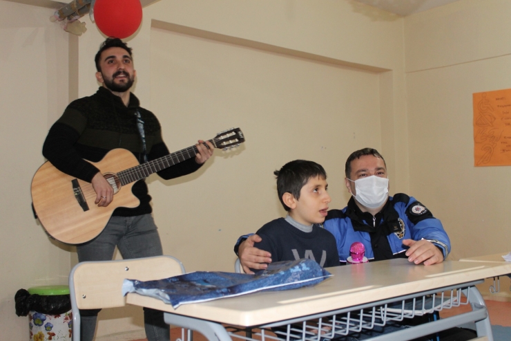 Şırnak'ta "Beyaz Baston Görme Engelliler Haftası" dolayısıyla etkinlik yapıldı