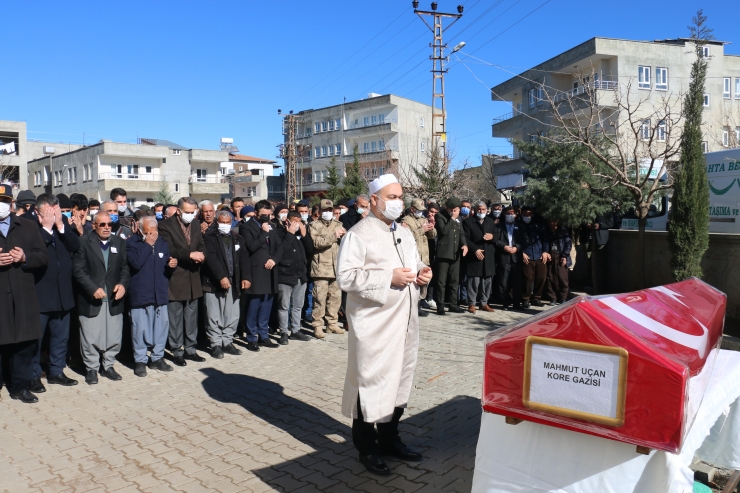 Vefat eden Kore gazisi Mahmut Uçan, Adıyaman'da son yolculuğuna uğurlandı