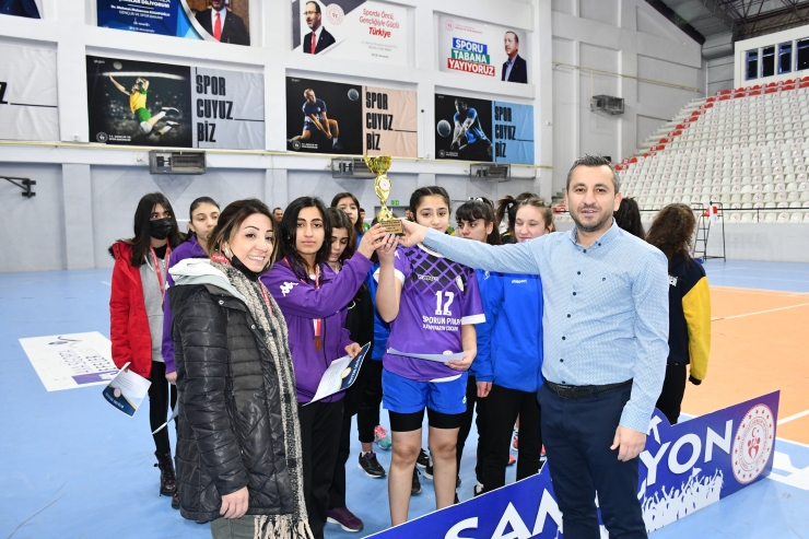 Şırnak'taki Badminton Bölge Gençler Grup Müsabakaları sona erdi