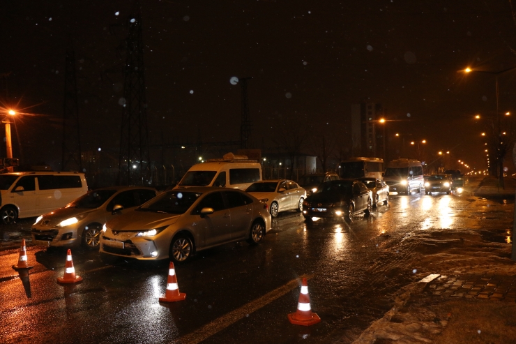 Şanlıurfa-Diyarbakır kara yolu kontrollü olarak trafiğe açıldı