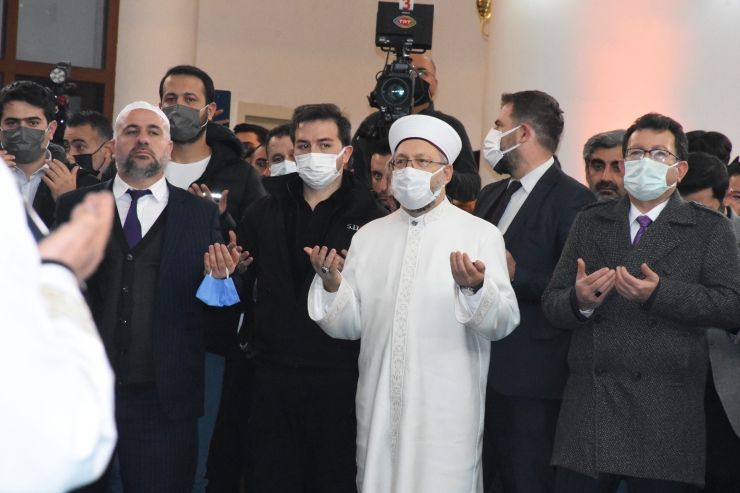 Diyanet İşleri Başkanı Erbaş, Şırnak'ta Regaip Kandili Özel Programı'na katıldı: