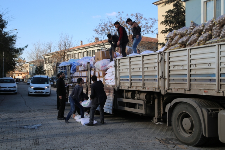 Şanlıurfa'dan Suriye'ye 2 tır insani yardım gönderildi