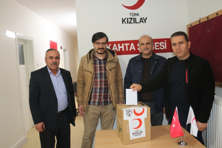 Türk Kızılay Kahta Şubesinde, Sevil yeniden seçildi