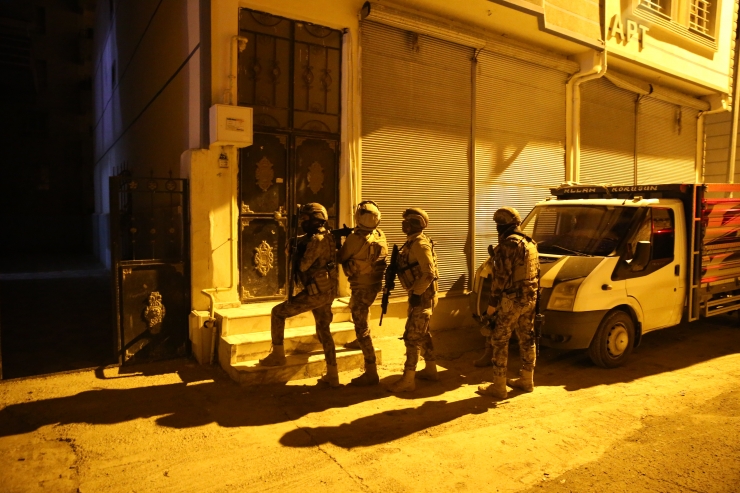 Şanlıurfa merkezli terör örgütü DEAŞ operasyonunda 29 zanlı yakalandı