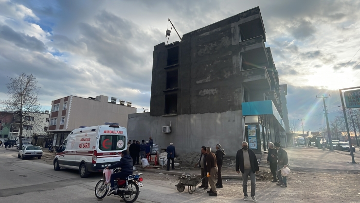 Adıyaman'da inşattan düşen işçi ağır yaralandı