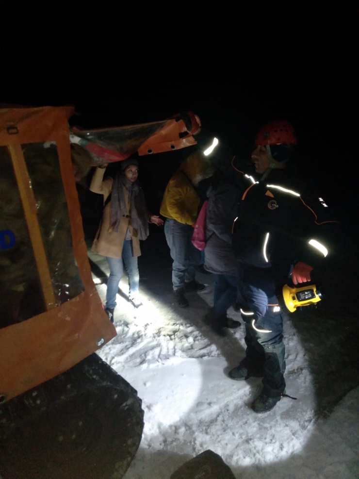 Nemrut Dağı'nda mahsur kalan 8 turist kurtarıldı