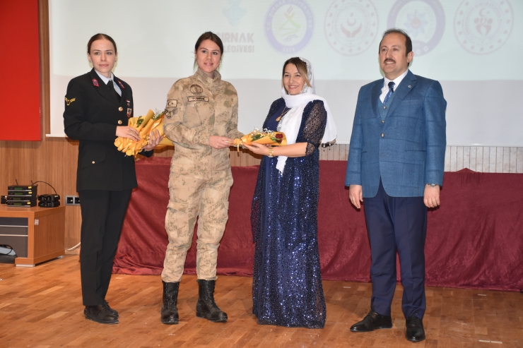 Şırnak'ta 8 Mart Dünya Kadınlar Günü etkinlikle kutlandı