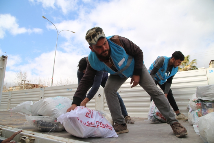 Şanlıurfa'dan İdlib'e insani yardım