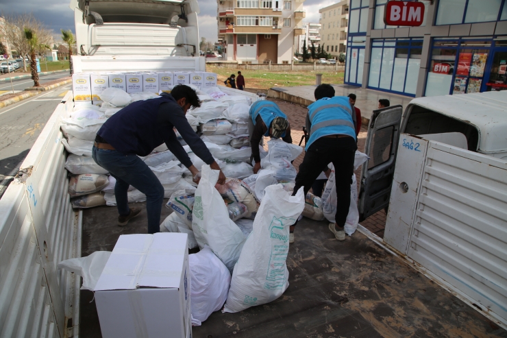 Şanlıurfa'dan İdlib'e insani yardım