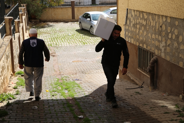 Şanlıurfa'dan İdlib'e insani yardım