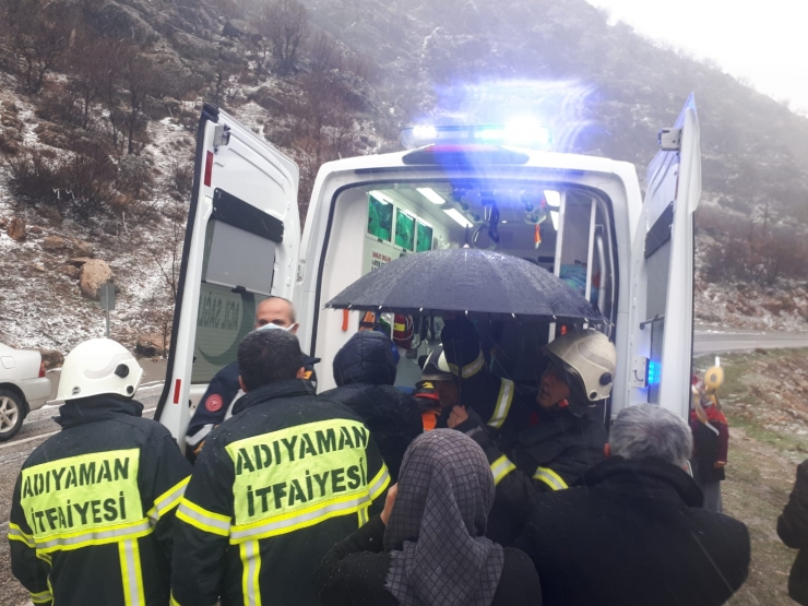 Adıyaman'da öğrenci servisinin devrilmesi sonucu 10 kişi yaralandı