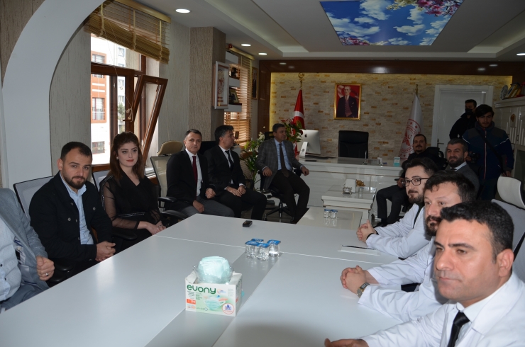 Batman Valisi Şahin, sağlık çalışanlarının 14 Mart Tıp Bayramı'nı kutladı