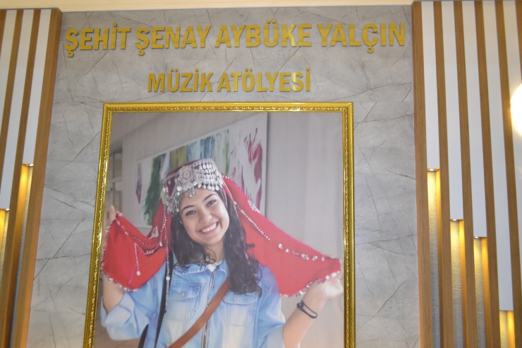 Vali Şahin, yenilenen Şehit Şenay Aybüke Yalçın müzik atölyesini ziyaret etti