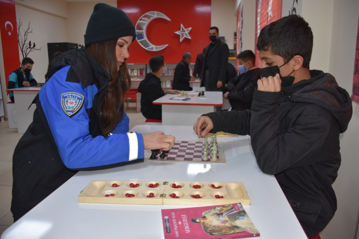 Şırnak'ta 16 şehit adına "Şehitler Kütüphanesi" açıldı