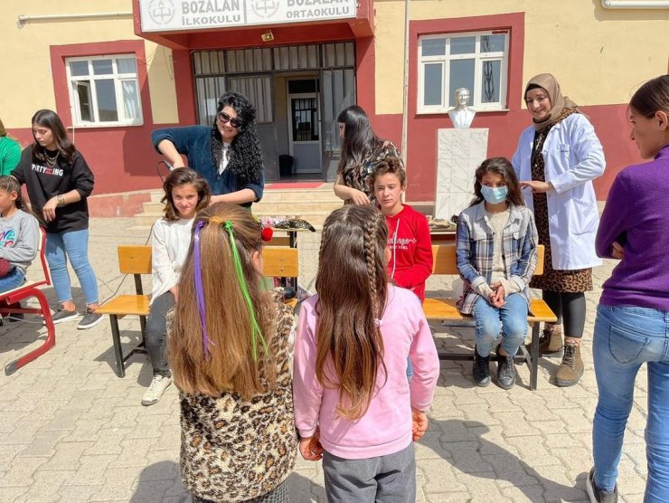 Köy okullarında öğrencilerin saç kesimi yapıldı