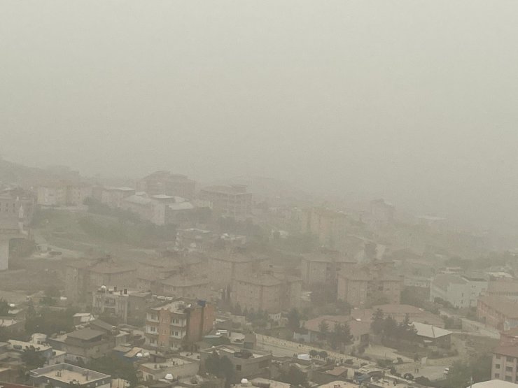 Şırnak ve Siirt'te toz taşınımı etkisi sürüyor