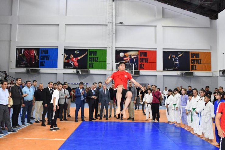 Şırnak'ta yaz spor okulları törenle açıldı