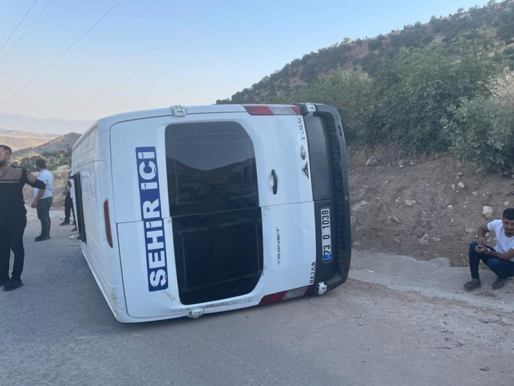 Şırnak'ta aynı beldedeki iki ayrı trafik kazasında 11 kişi yaralandı