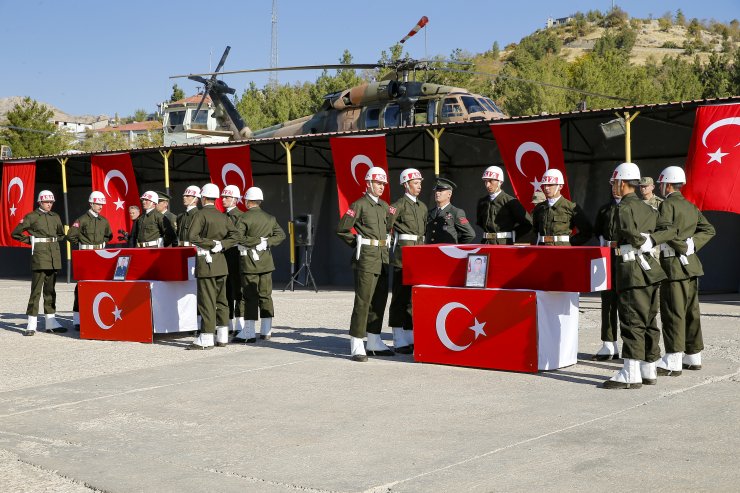 Pençe-Şimşek Operasyonu bölgesinde şehit olan askerler için Şırnak'ta tören yapıldı