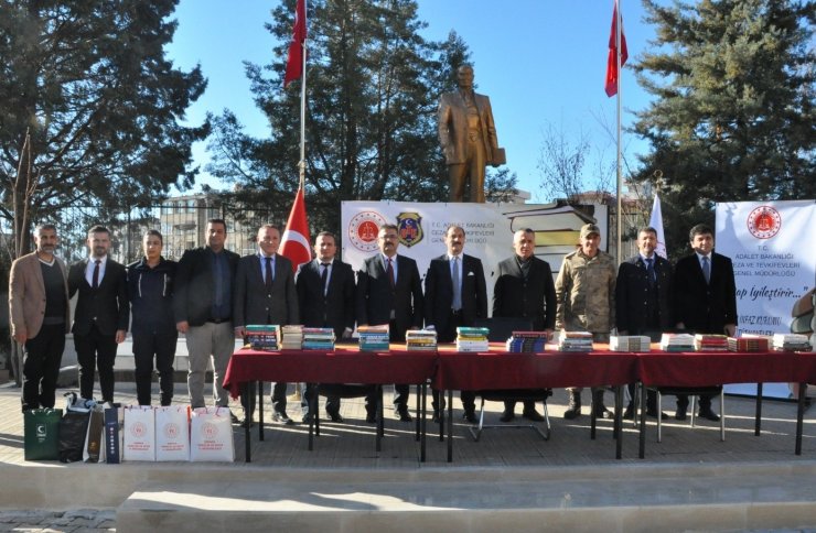 Şırnak'ta tutuklu ve hükümlüler için kitap bağışı kampanyası