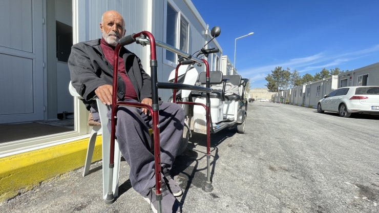 Adıyaman'da engelli depremzedeler konteyner evlere yerleşiyor