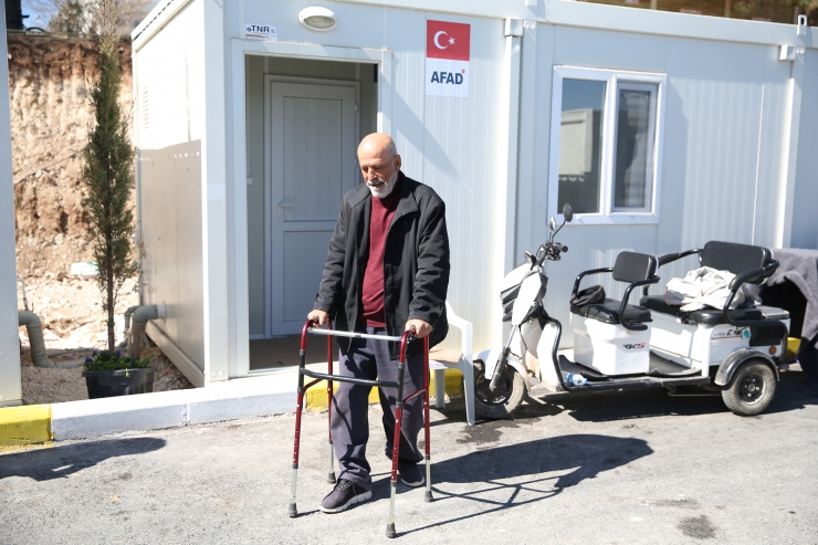 Adıyaman'da engelli depremzedeler konteyner evlere yerleşiyor