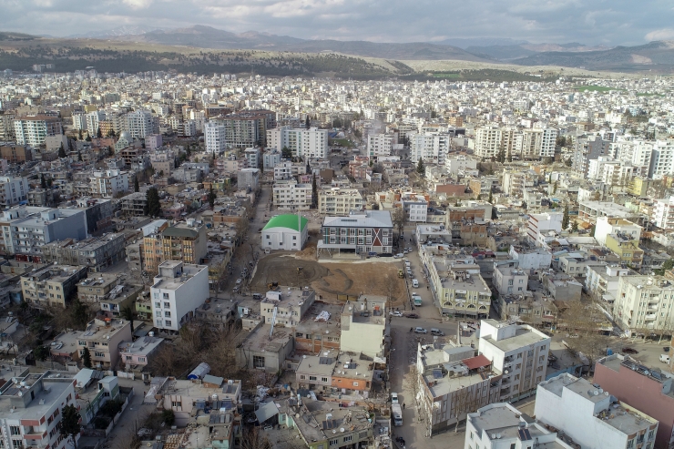 Adıyaman'da depremzede esnaf için "prefabrik çarşı" kuruluyor