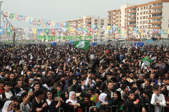 cizrede-nevruz-bayrami-cosku-ile-kutlandij.jpg